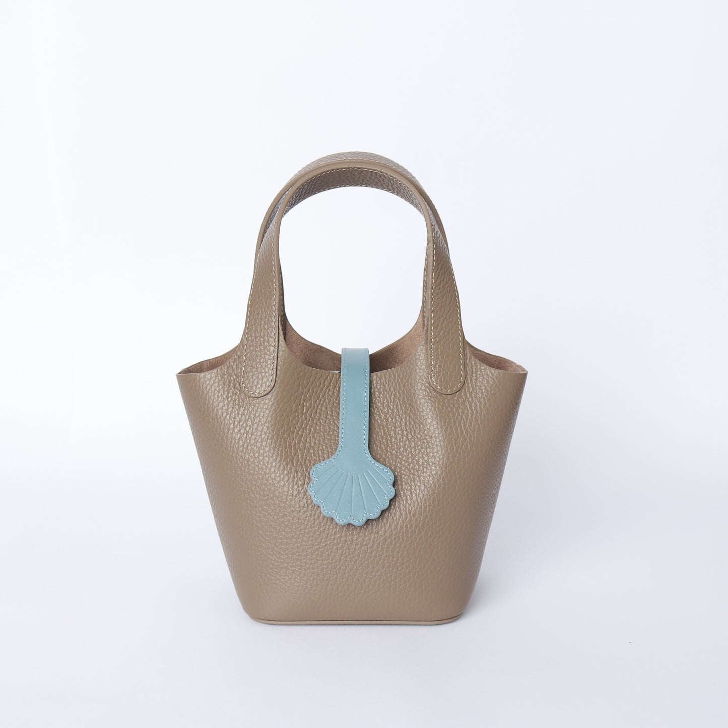 Shell Loop on Blue