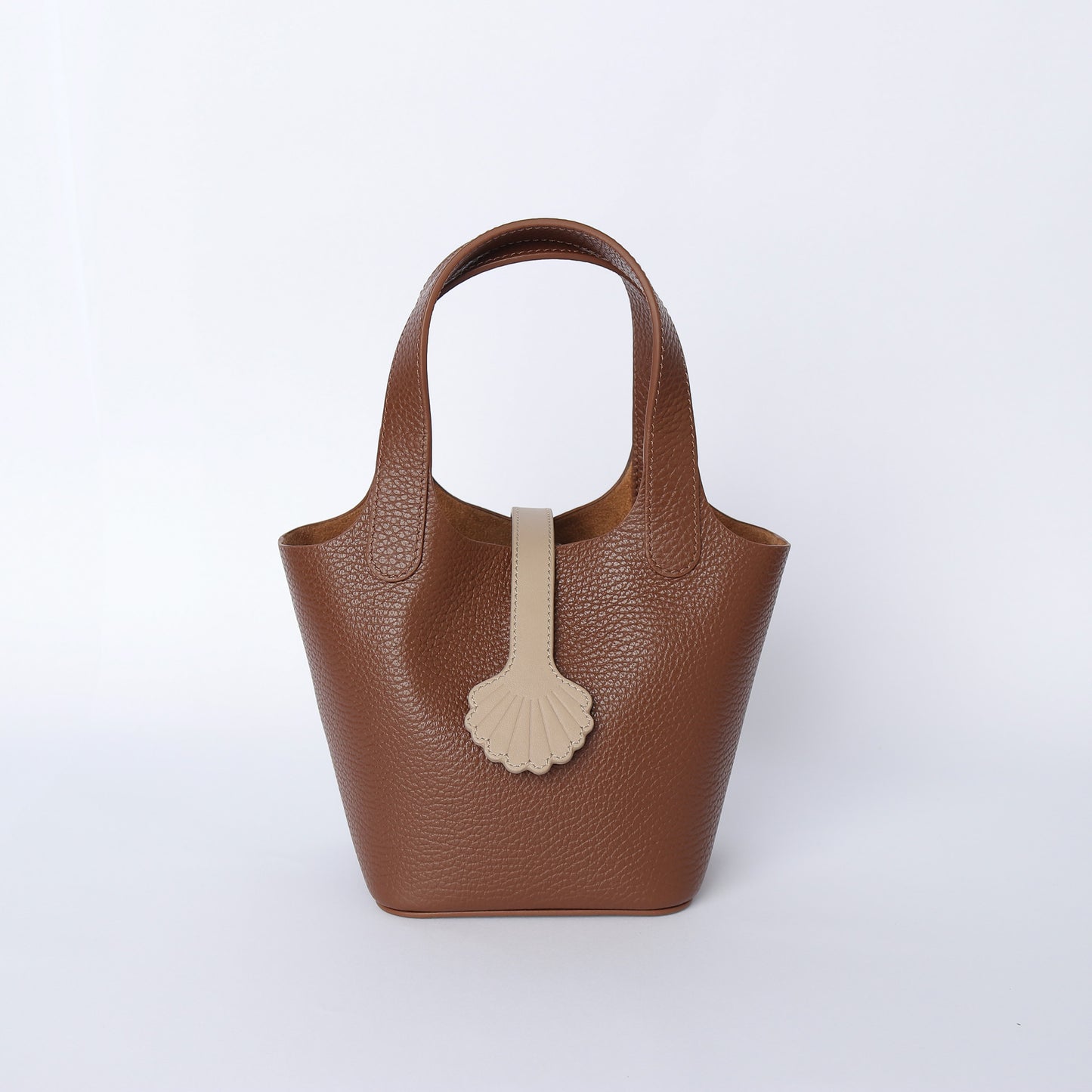 Shell Loop in Beige